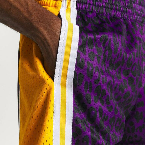 Mitchell & Ness Shorts Los Angeles Lakers NBA Wild Life Swingman Short  purple