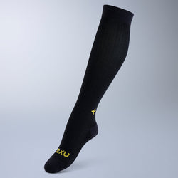 2XU Flight Bamboo Charcoal Compression Socks